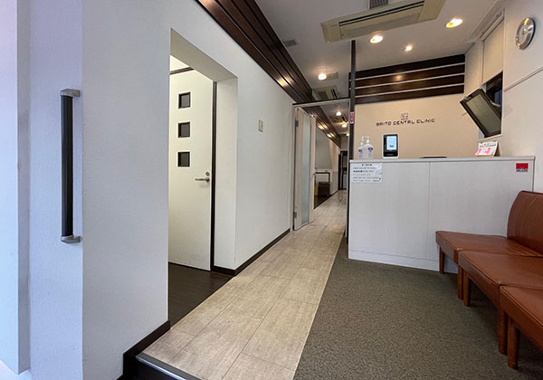 院内　受付　待合室